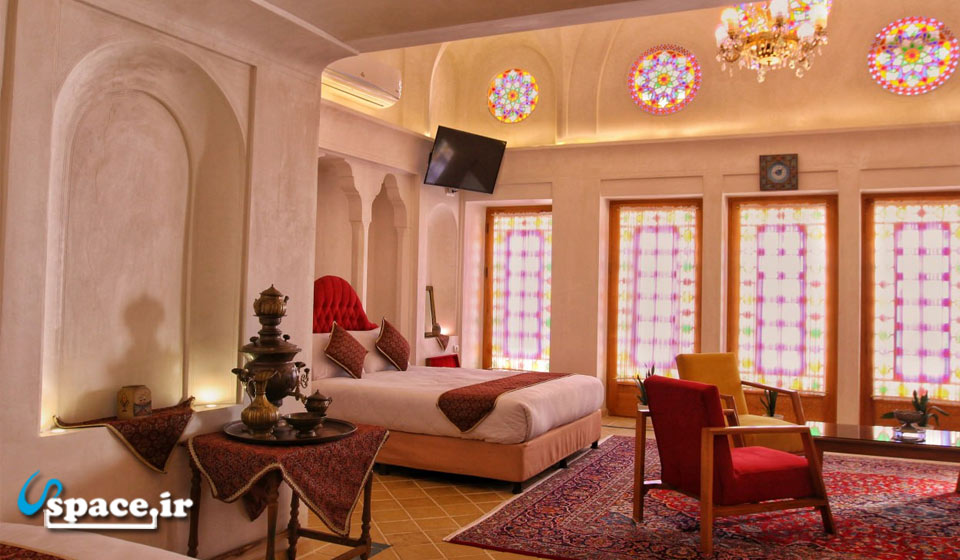 نمای داخلی اتاق شاهنشین هتل سرای صباغیان - کاشان